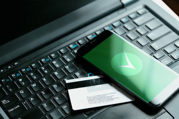 Checagem-de-telefones-nas-operadoras-entenda-como-validar-a-titularidade-diretamente-nas-operadoras-e-bloquear-cadastros-suspeitos-think-data